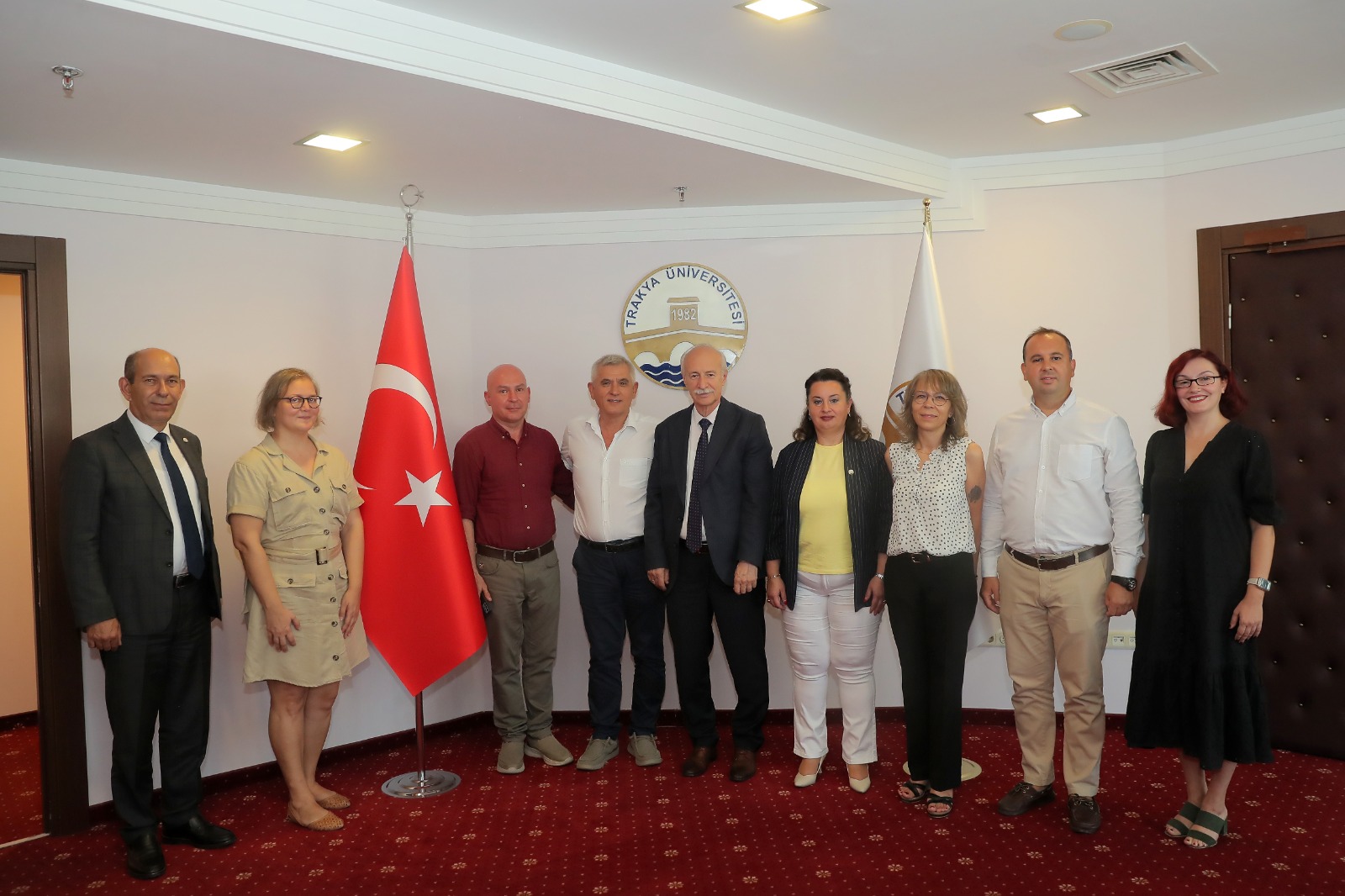 REKTÖRÜMÜZ PROF. DR. MUSTAFA HATİPLER’DEN TÜBİTAK PROJESİ KAZANAN MÜHENDİSLİK FAKÜLTESİ AKADEMİSYENLERİNE TEBRİK