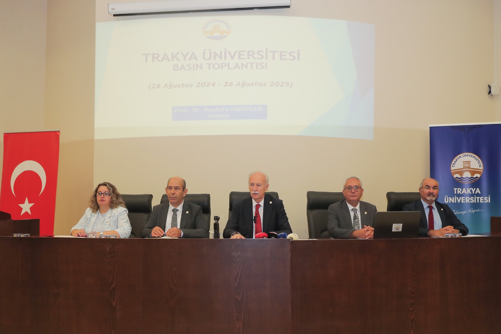 REKTÖRÜMÜZ PROF. DR. MUSTAFA HATİPLER’DEN YILLIK BASIN TOPLANTISI 