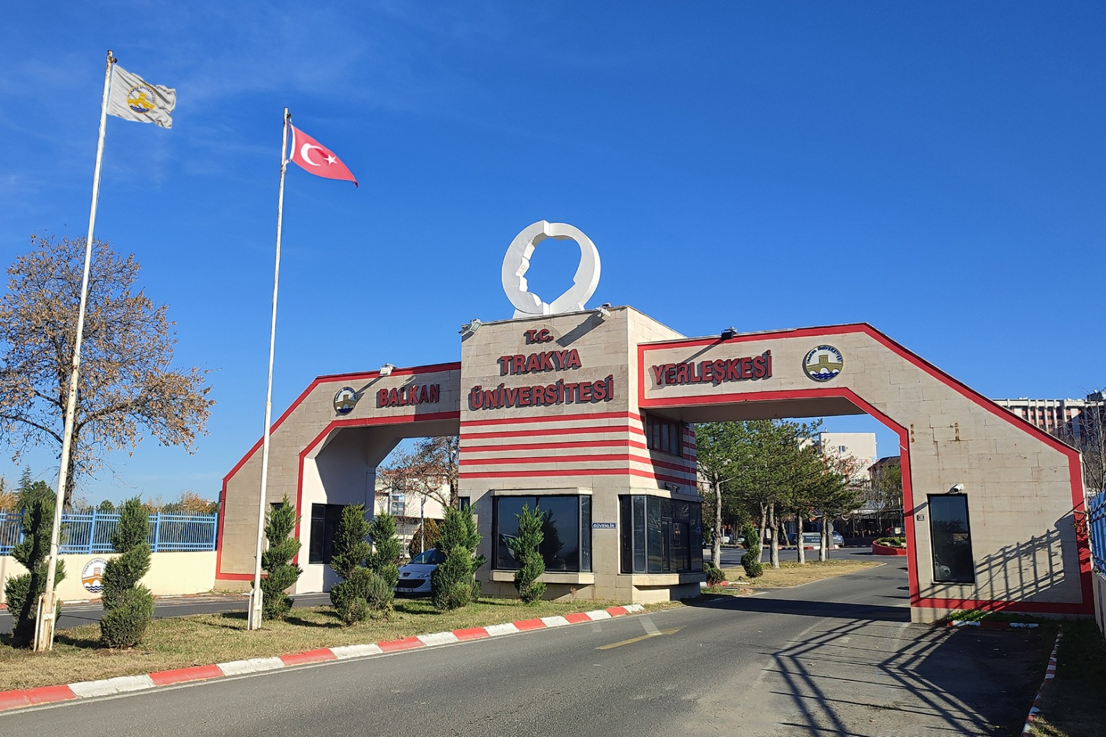 TRAKYA ÜNİVERSİTESİNDE İLK KAYIT HEYECANI BAŞLIYOR