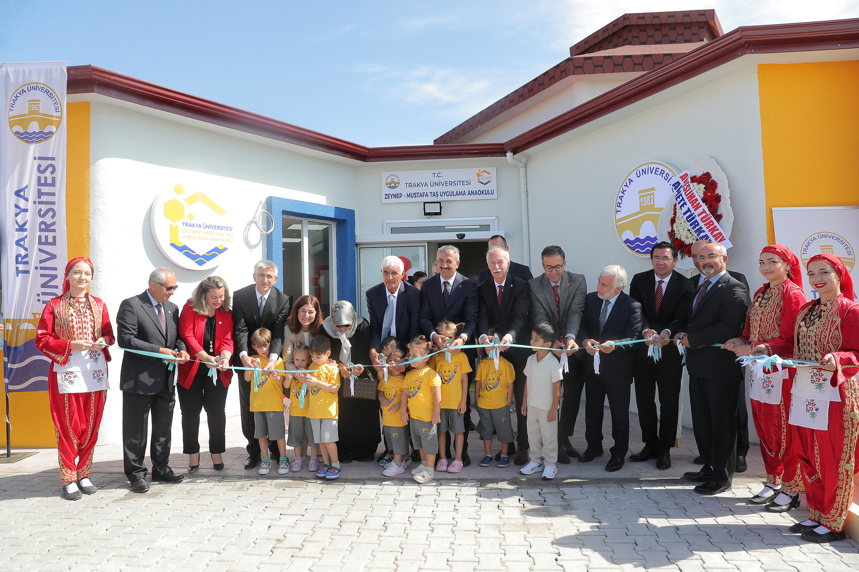ZEYNEP-MUSTAFA TAŞ UYGULAMA ANAOKULUMUZ TÖRENLE AÇILDI