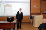 MİLLİ EĞİTİM BAKAN YARDIMCISI DR. NAZİF YILMAZ’DAN, TIP FAKÜLTESİ ÖĞRENCİLERİYLE “İNSAN VE İNSANA HİZMETİN DEĞERİ” KONULU SÖYLEŞİ