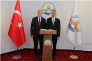 MİLLİ EĞİTİM BAKAN YARDIMCISI DR. NAZİF YILMAZ’DAN, TIP FAKÜLTESİ ÖĞRENCİLERİYLE “İNSAN VE İNSANA HİZMETİN DEĞERİ” KONULU SÖYLEŞİ