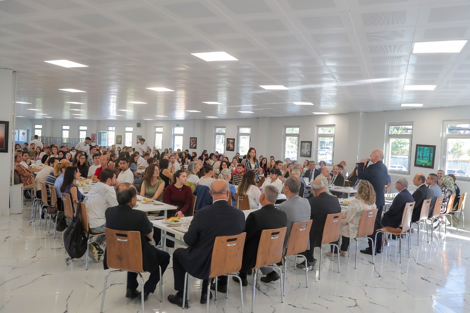 ÜNİVERSİTEMİZDE ÖĞRENCİ TOPLULUKLARI AÇILIŞ TOPLANTISI VE KAHVALTISI DÜZENLENDİ