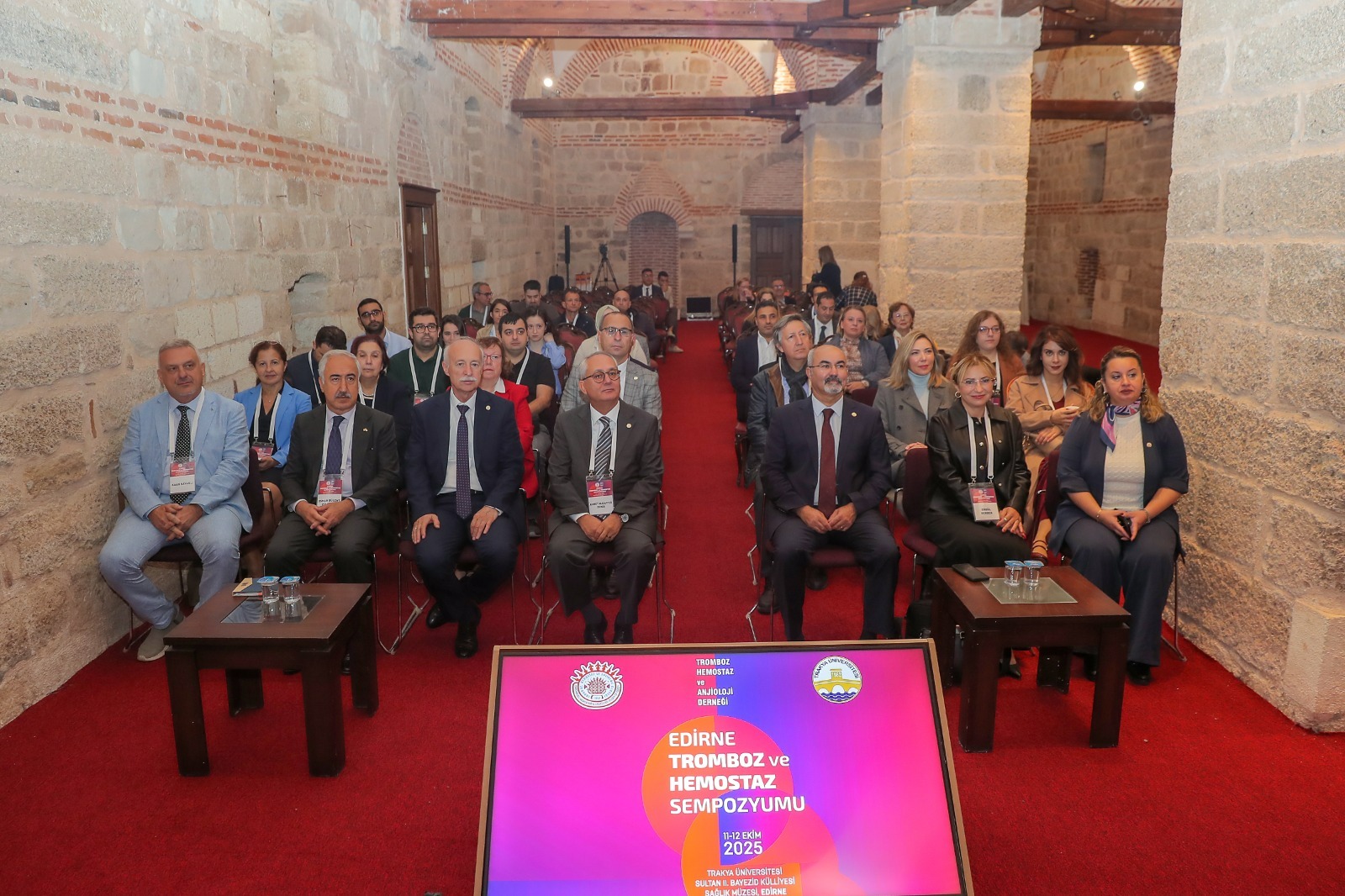 ÜNİVERSİTEMİZDE “TROMBOZ VE HEMOSTAZ SEMPOZYUMU” DÜZENLENDİ