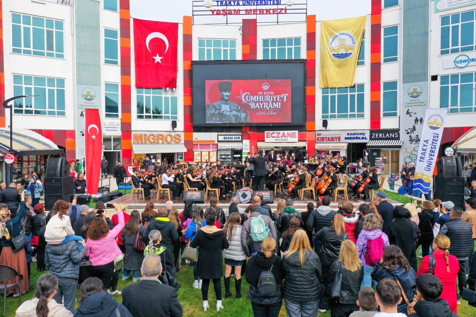 TRAKYA ÜNİVERSİTESİNDE CUMHURİYET BAYRAMI KONSERİ