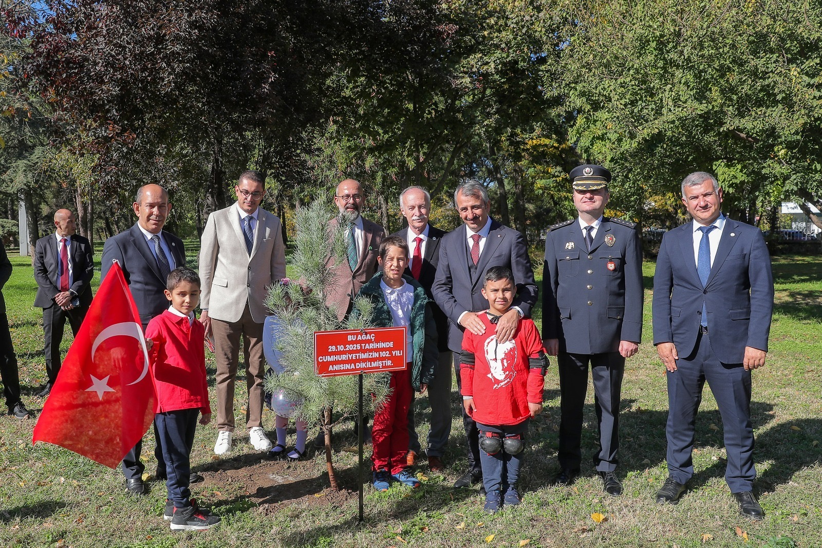 CUMHURİYET BAYRAMI NEDENİYLE ÜNİVERSİTEMİZDE 2 ANLAMLI ETKİNLİK