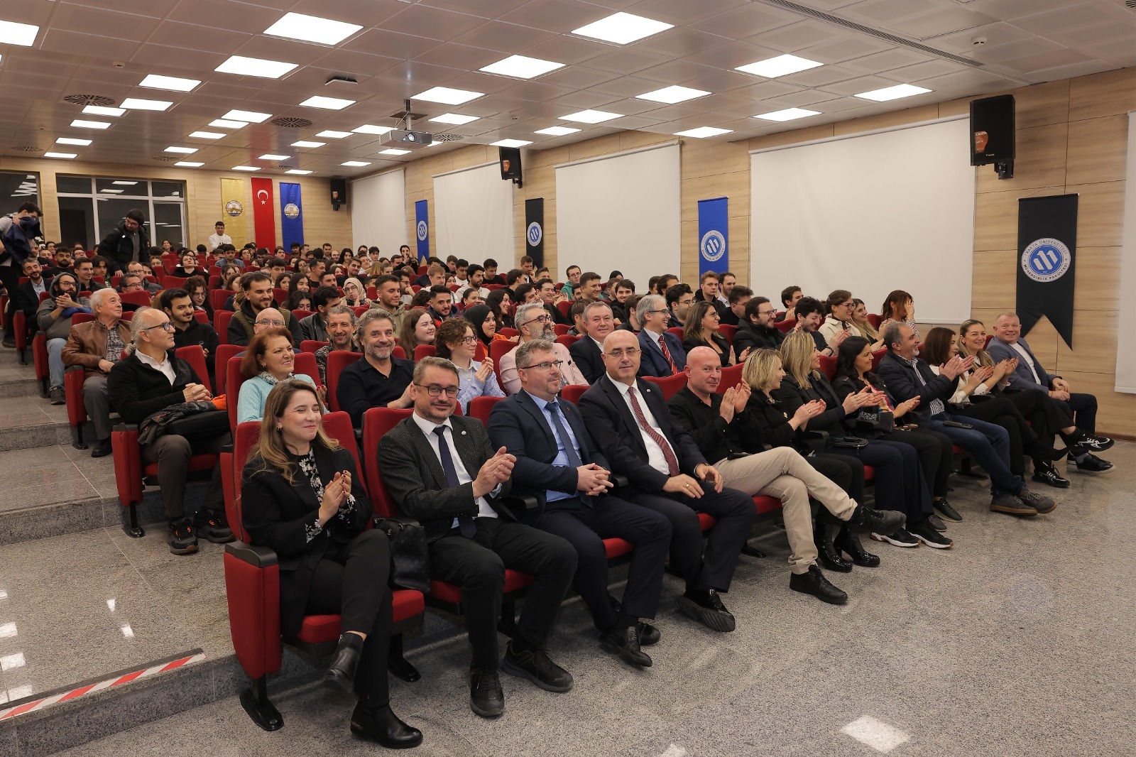 TRAKYA ÜNİVERSİTESİNDE “YÖNETİCİ GELİŞTİRME PROGRAMI”NIN İLK ETKİNLİĞİ GERÇEKLEŞTİRİLDİ