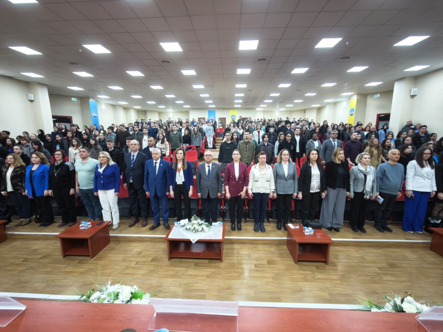 ÜNİVERSİTEMİZDE DÜZENLENEN “SÜRDÜRÜLEBİLİRLİK ZİRVESİ” SEKTÖR TEMSİLCİLERİNİ ÖĞRENCİLERLE BULUŞTURDU