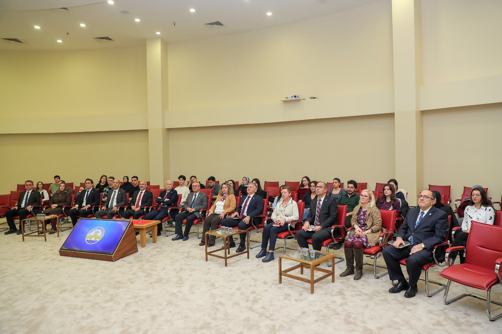 TRAKYA ÜNİVERSİTESİ ÖĞRENCİ SENATO TOPLANTISI GERÇEKLEŞTİRİLDİ