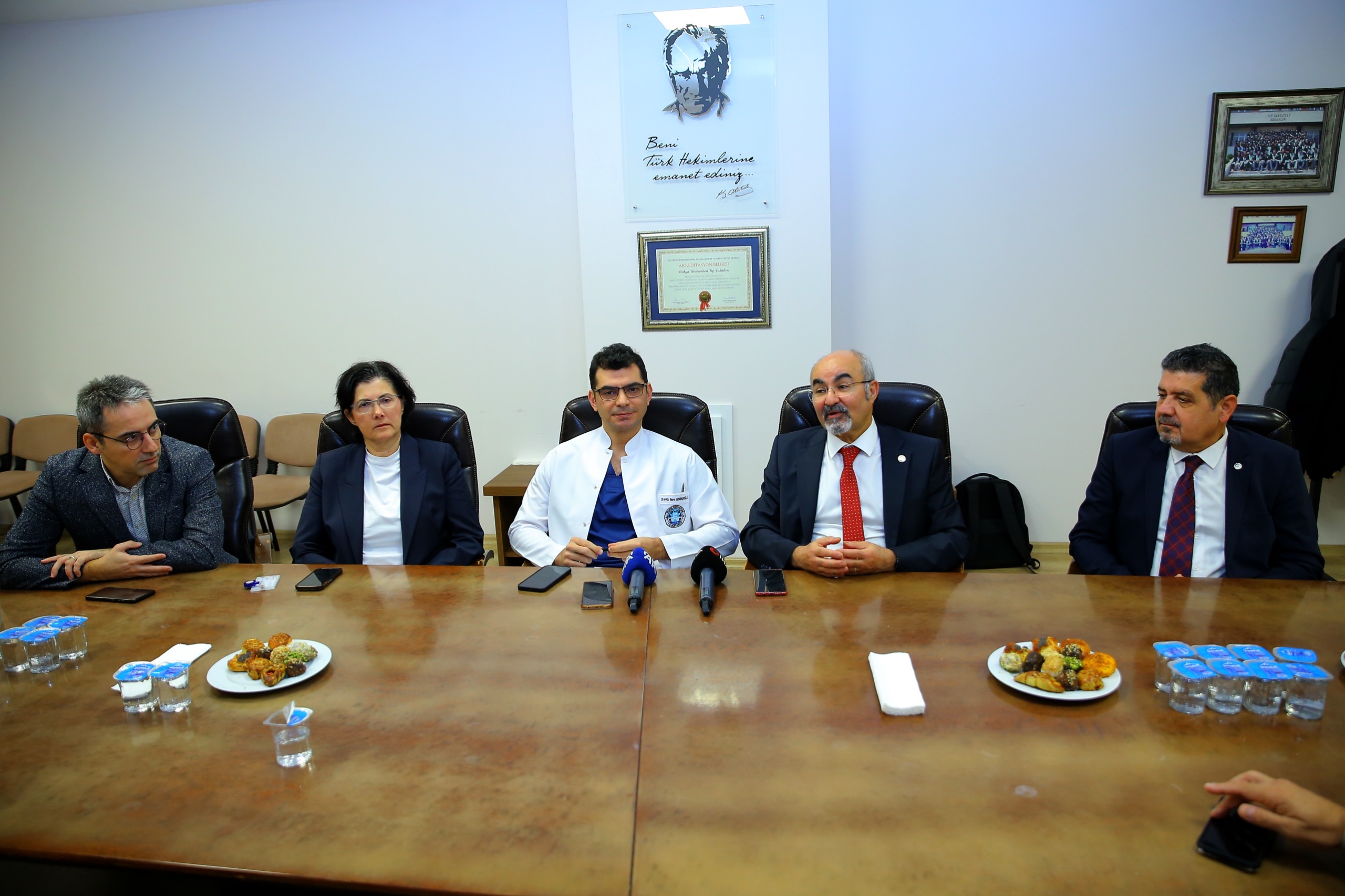 ÜNİVERSİTEMİZ HASTANESİNDE KALP VE DAMAR HASTALIKLARININ TEŞHİSİNDE ETKİLİ OLACAK YENİ MR CİHAZI TANITILDI