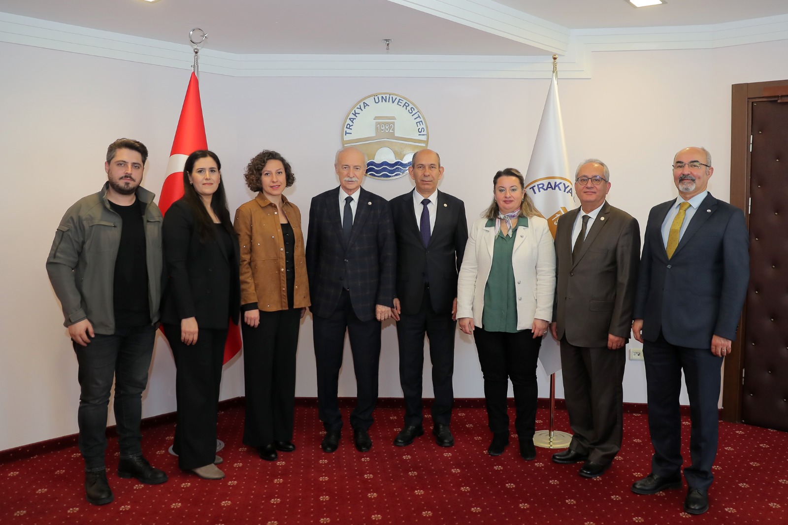 GREENMETRIC ÇALIŞMALARINI YÜRÜTEN EKİBE TEŞEKKÜR