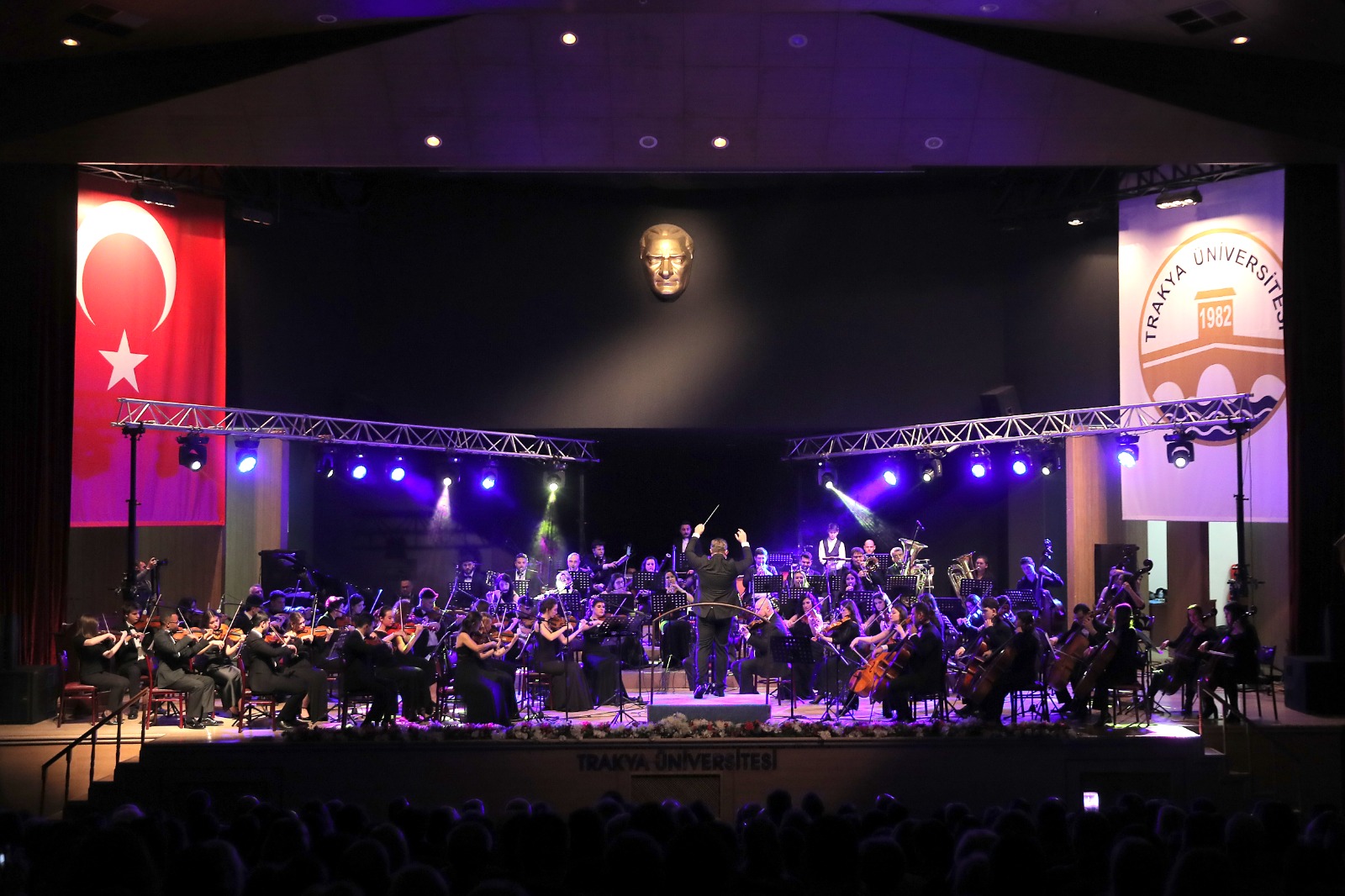 TRAKYA ÜNİVERSİTESİ DEVLET KONSERVATUVARINDAN “UNUTULMAYANLAR” KONSERİ