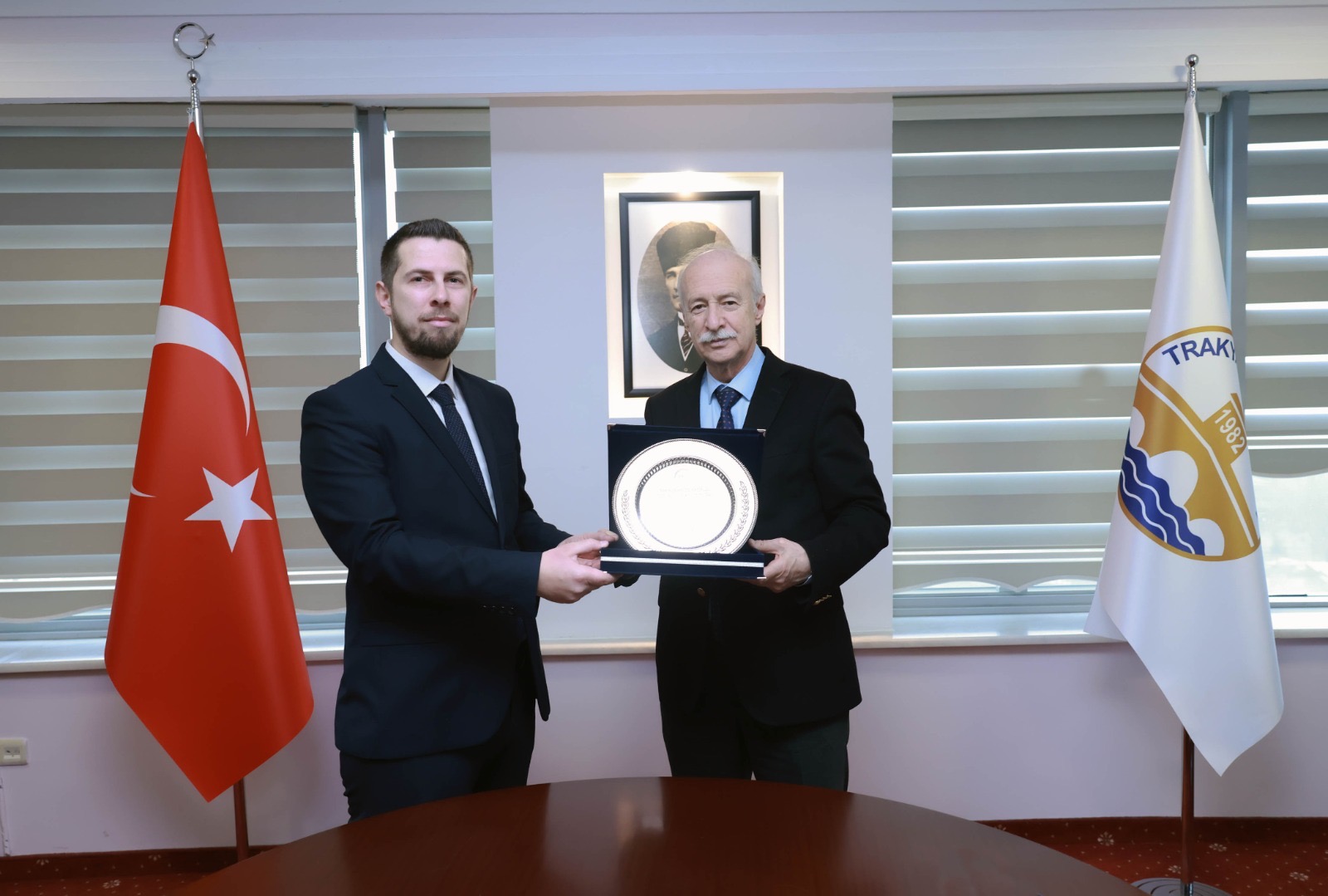 KOSOVA TÜRK DERNEKLERİ BİRLİĞİNDEN TRAKYA ÜNİVERSİTESİNE 2 ÖDÜL