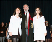 ECZACILIK FAKÜLTESİ 2013-2014 AKADEMİK YILI BEYAZ ÖNLÜK TÖRENİ YAPILDI