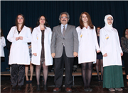 ECZACILIK FAKÜLTESİ 2013-2014 AKADEMİK YILI BEYAZ ÖNLÜK TÖRENİ YAPILDI