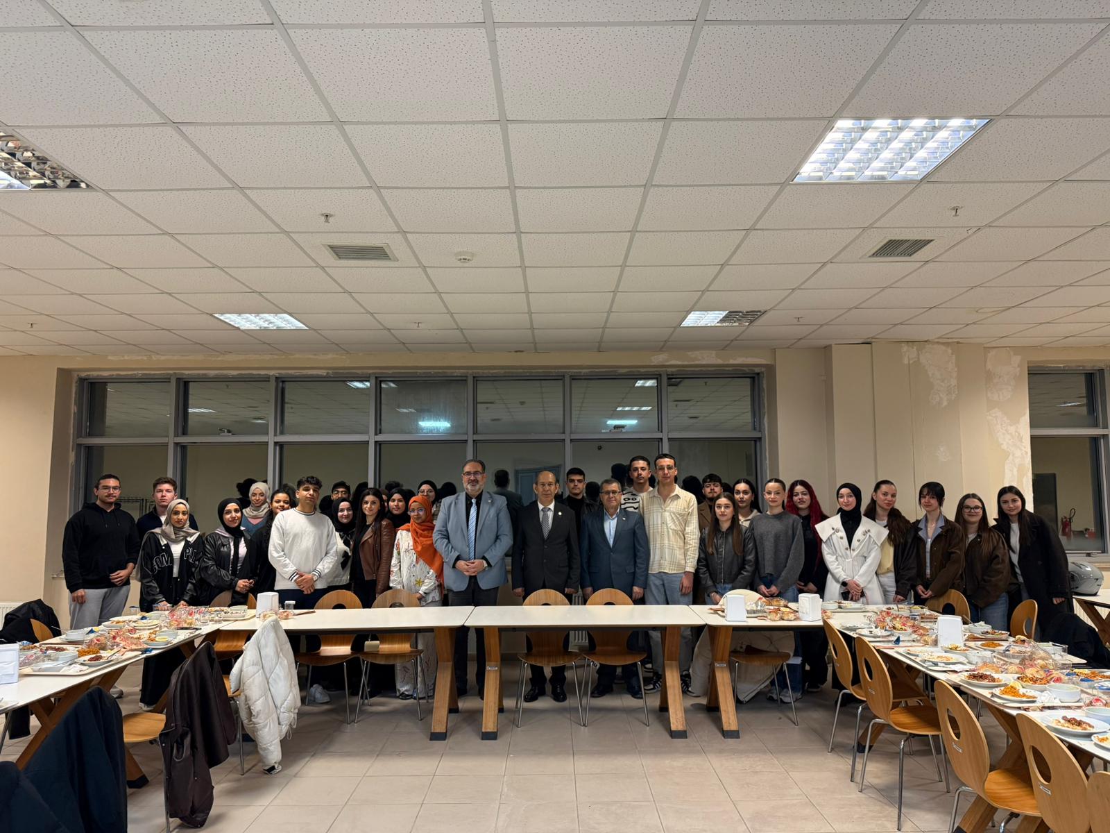 ULUSLARARASI ÖĞRENCİ TOPLULUKLARINA İFTAR PROGRAMI DÜZENLENDİ