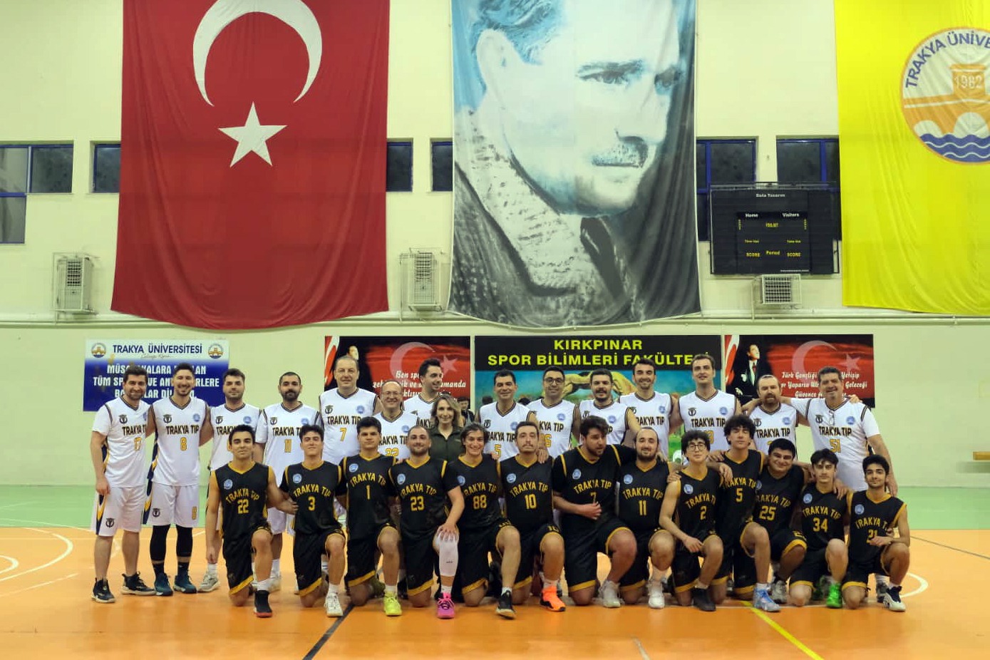 TRAKYA ÜNİVERSİTESİ TIP FAKÜLTESİ’NDE 14 MART TIP BAYRAMI DOSTLUK MAÇI