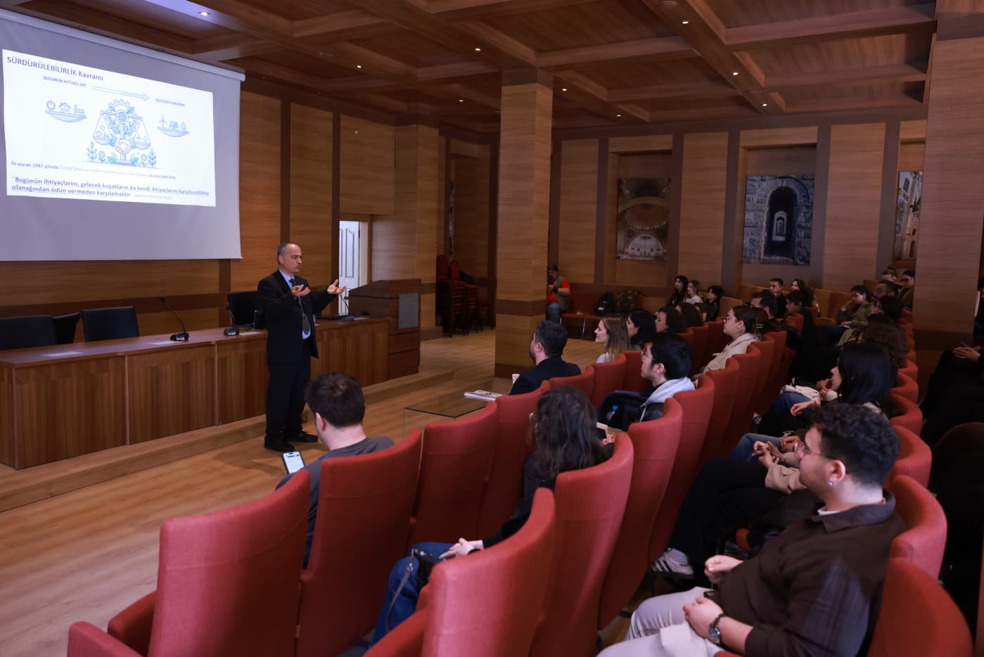 TRAKYA ÜNİVERSİTESİ’NDE “SU VE SÜRDÜRÜLEBİLİRLİK” SEMİNERİ DÜZENLENDİ