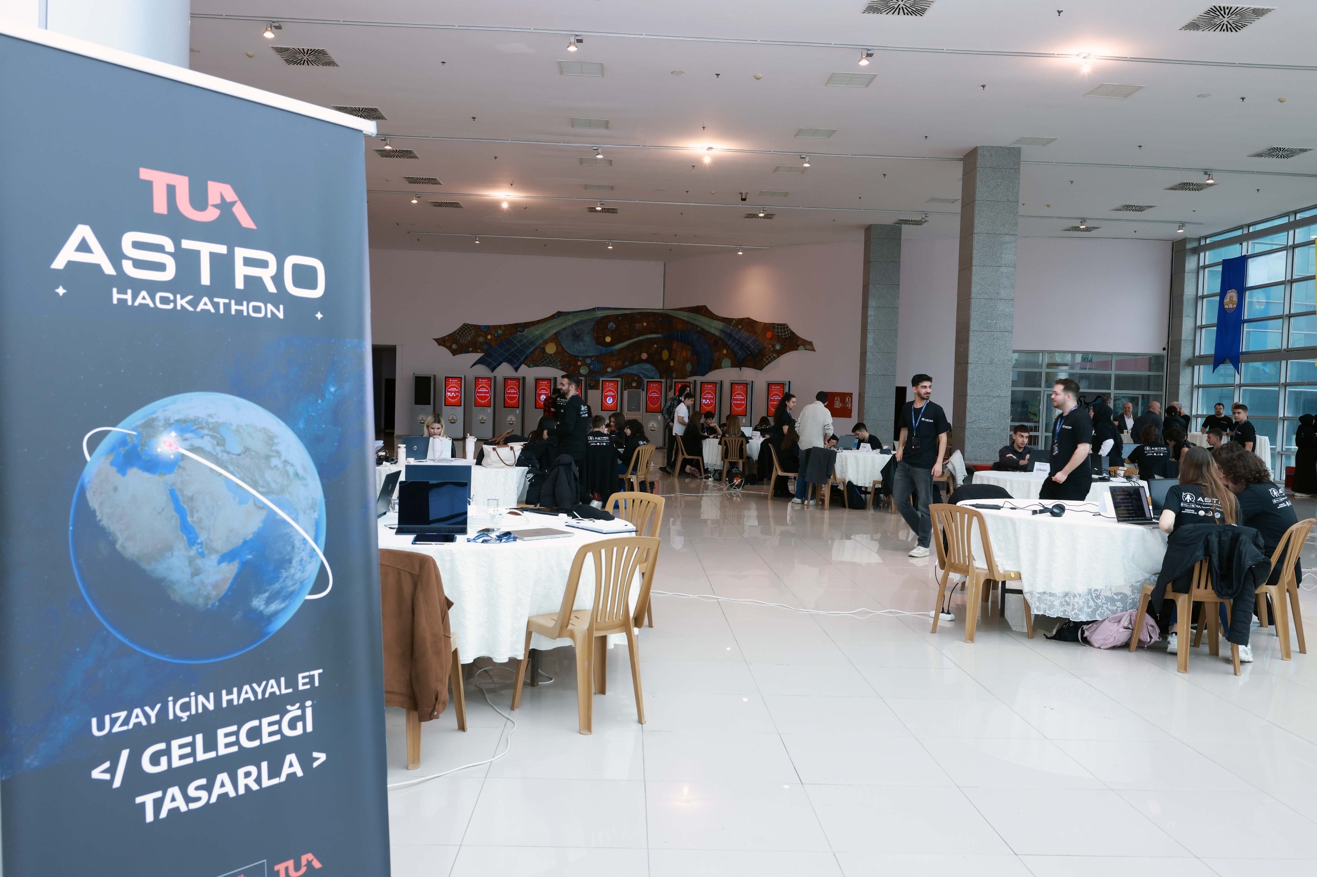 GENÇLER UZAY TEKNOLOJİLERİ İÇİN TRAKYA ÜNİVERSİTESİ’NDE BULUŞTU