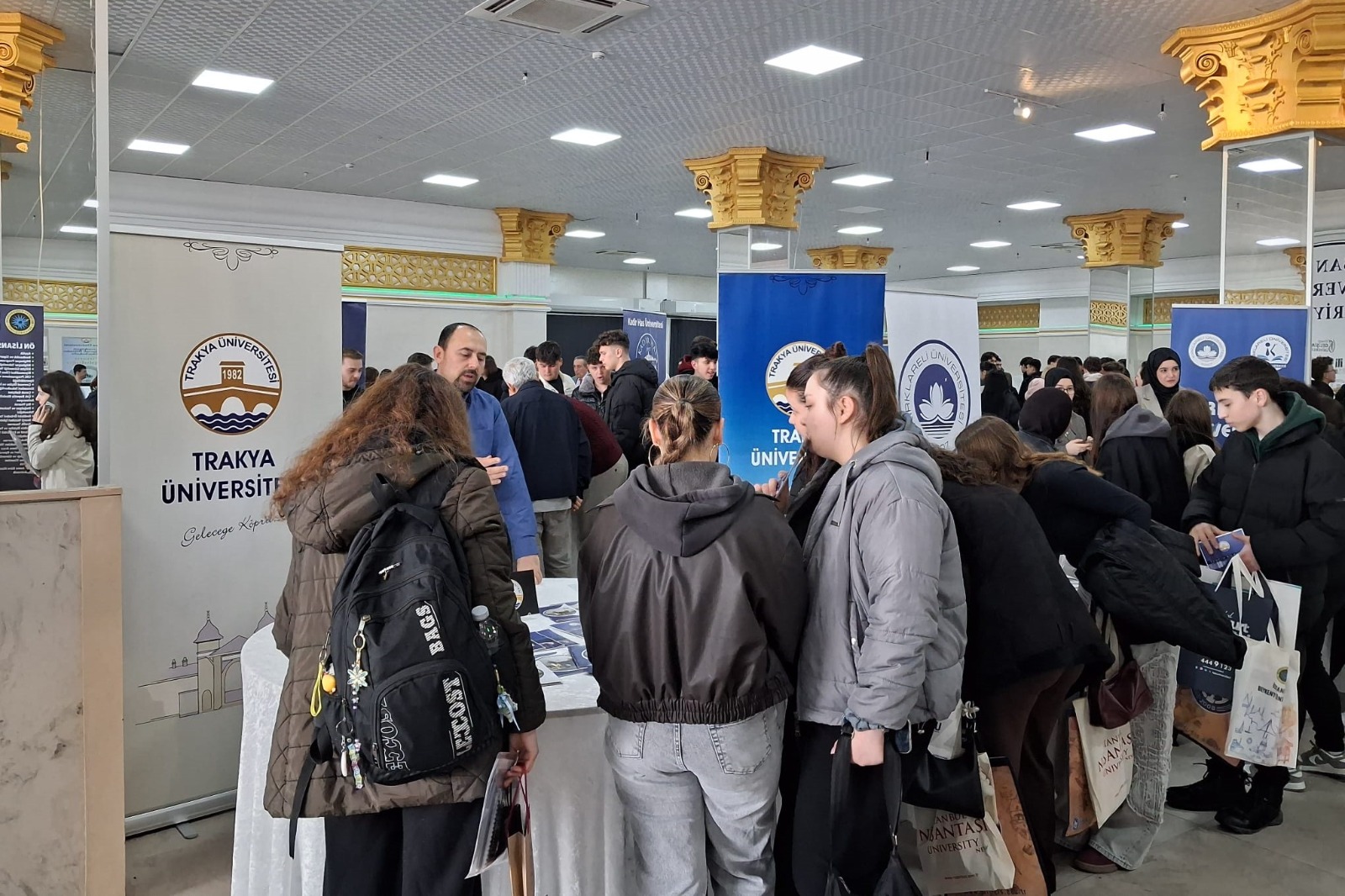 ÜNİVERSİTEMİZ “KEŞAN ÜNİVERSİTE TANITIM VE KARİYER GÜNLERİ”NE KATILDI