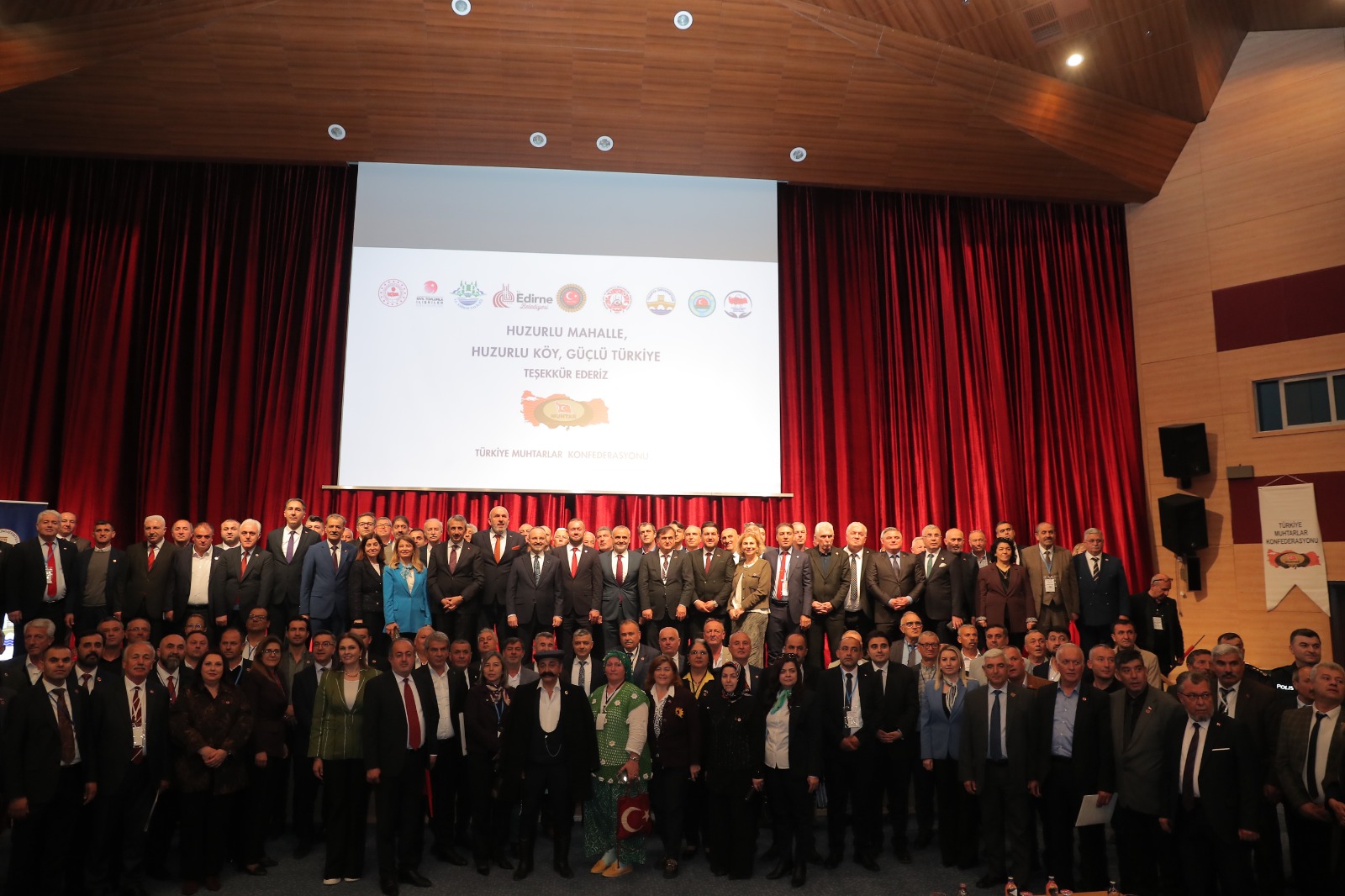 ÜNİVERSİTEMİZ EV SAHİPLİĞİNDE “HUZURLU MAHALLE, HUZURLU KÖY, GÜÇLÜ TÜRKİYE” PROGRAMI DÜZENLENDİ