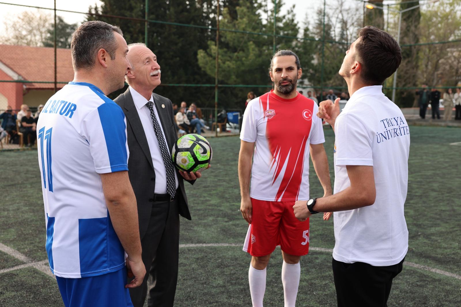 TRAKYA ÜNİVERSİTESİ BİRİMLER ARASI SPOR OYUNLARI TURNUVASI HEYECANI BAŞLADI