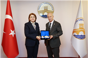 AZERBAYCAN EĞİTİM MÜŞAVİRİ NECİBE NESİBOVA’DAN TRAKYA ÜNİVERSİTESİ’NE ZİYARET