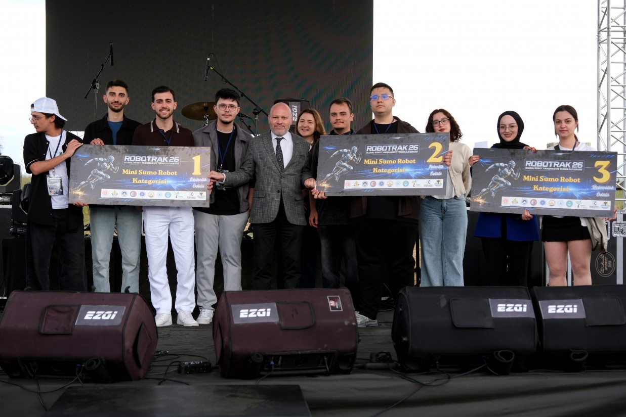 TRAKYA ÜNİVERSİTESİ ROBOTRAK YARIŞMALARINDA 5 ÖDÜL KAZANDI