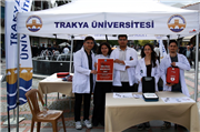 TRAKYA ÜNİVERSİTESİ TIP FAKÜLTESİ ÖĞRENCİLERİNDEN HAYAT KURTARAN CİHAZ İÇİN FARKINDALIK ÇALIŞMASI