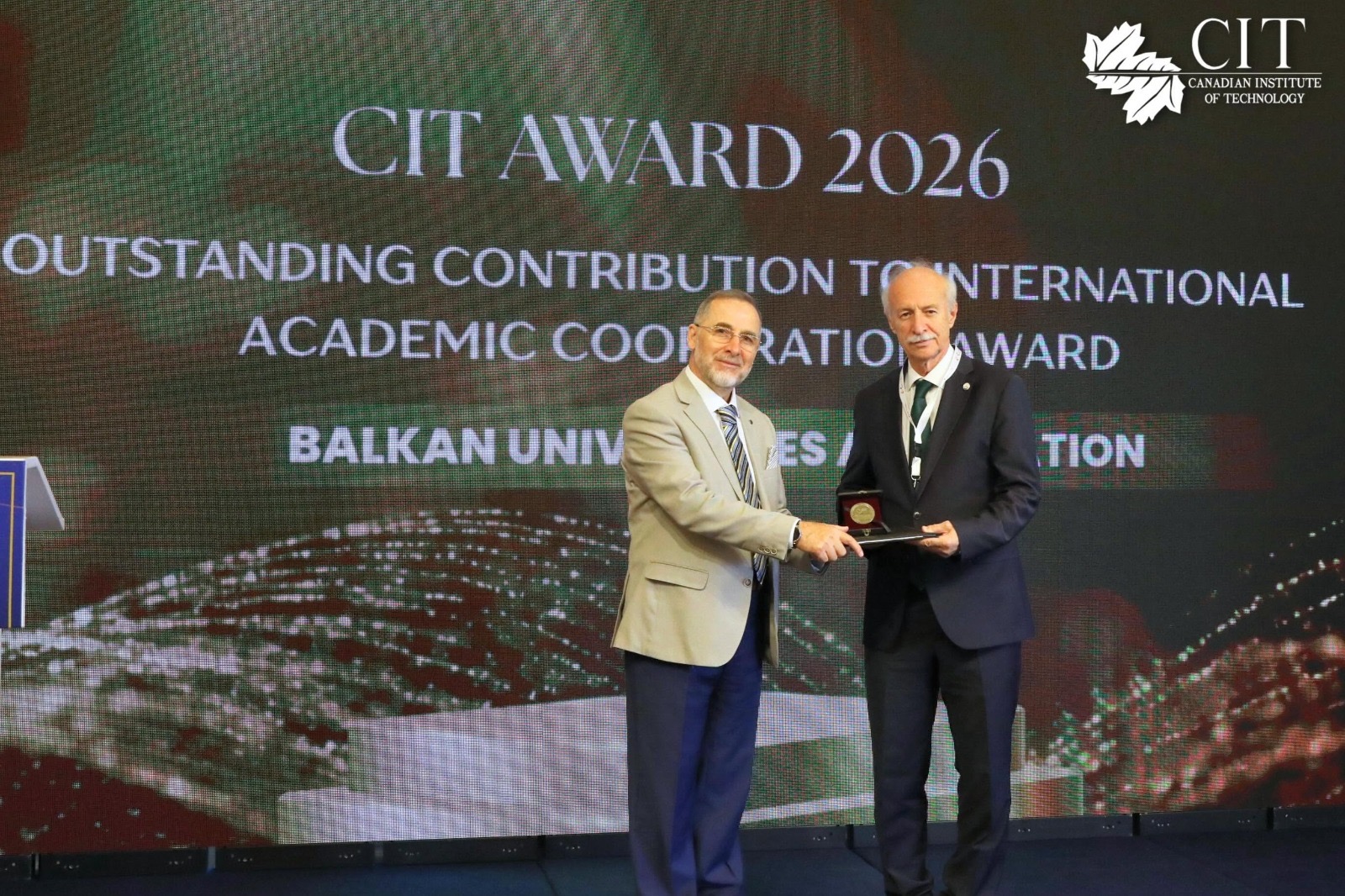 TRAKYA ÜNİVERSİTESİNE “ULUSLARARASI İŞ BİRLİĞİNE OLAĞANÜSTÜ KATKI” ÖDÜLÜ