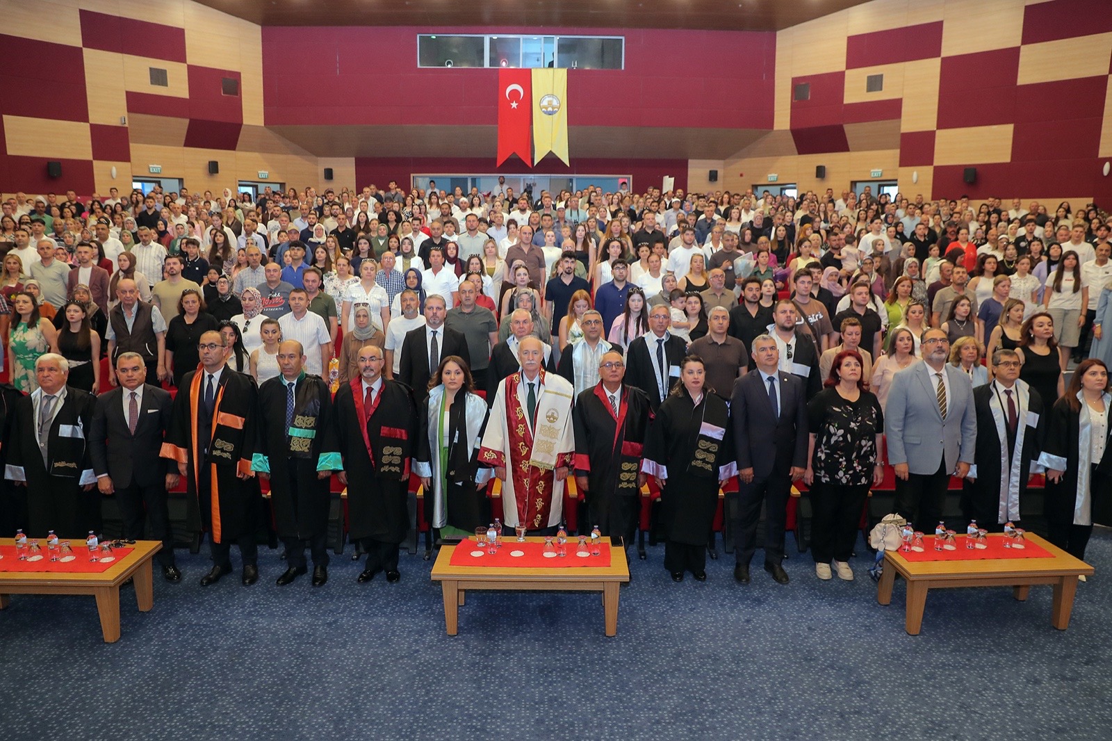 TRAKYA ÜNİVERSİTESİ EDİRNE SOSYAL BİLİMLER MESLEK YÜKSEKOKULU MEZUNLARINI UĞURLADI