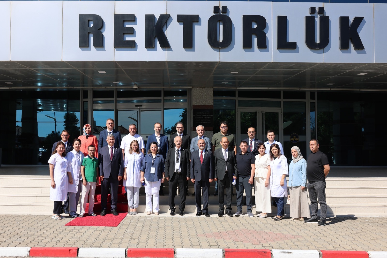KAZAKİSTANLI HEKİMLER TRAKYA ÜNİVERSİTESİNDE EĞİTİM ALACAK