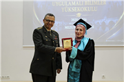 UZUNKÖPRÜ UYGULAMALI BİLİMLER YÜKSEKOKULUNDA MEZUNİYET COŞKUSU