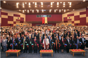 EDEBİYAT FAKÜLTESİNDE MEZUNİYET COŞKUSU