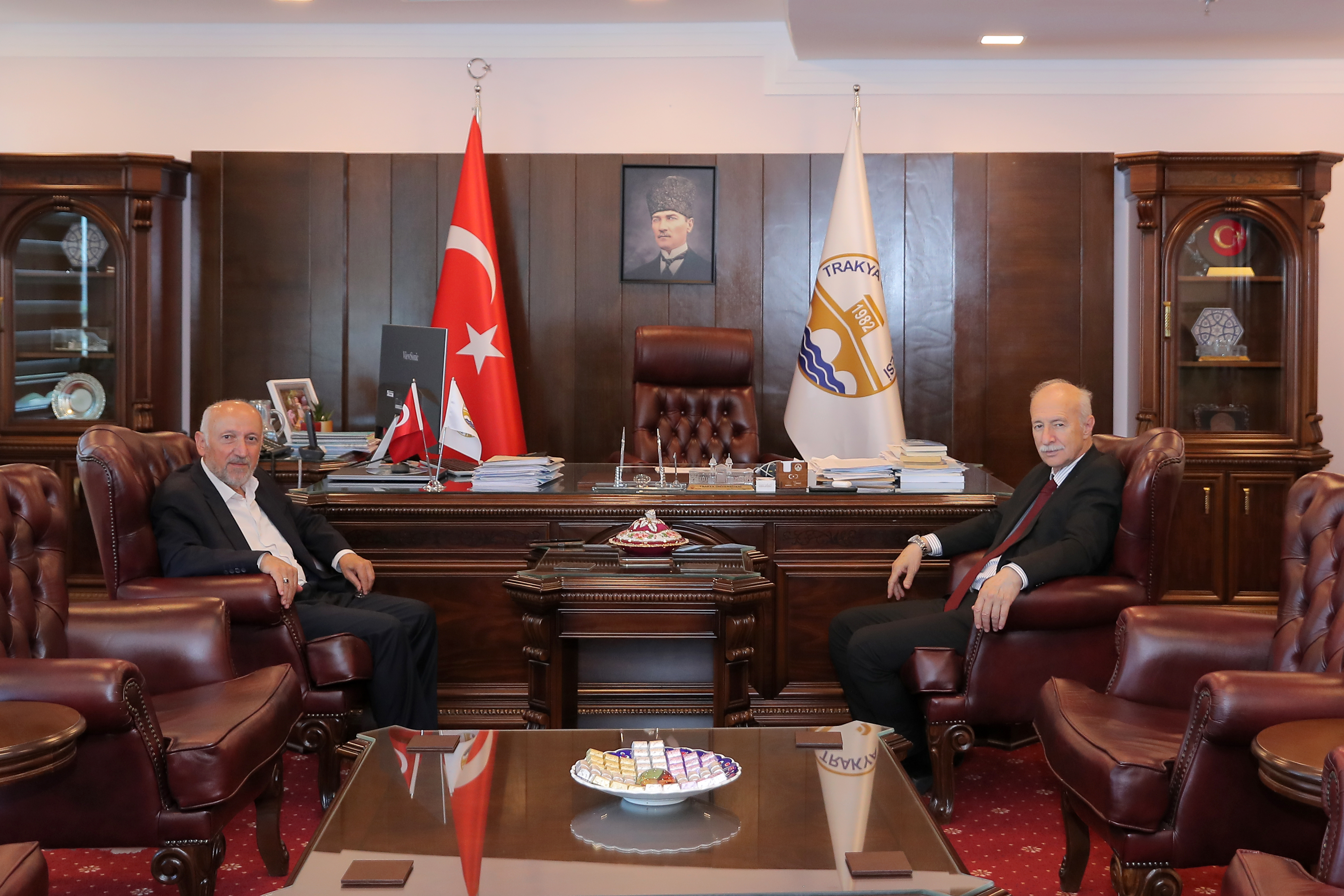 2012-2020 YILLARI ARASINDA EDİRNE İL MÜFTÜLÜĞÜ GÖREVİNDE BULUNAN EMRULLAH ÜZÜM’DEN REKTÖR PROF. DR. MUSTAFA HATİPLER’E ZİYARET