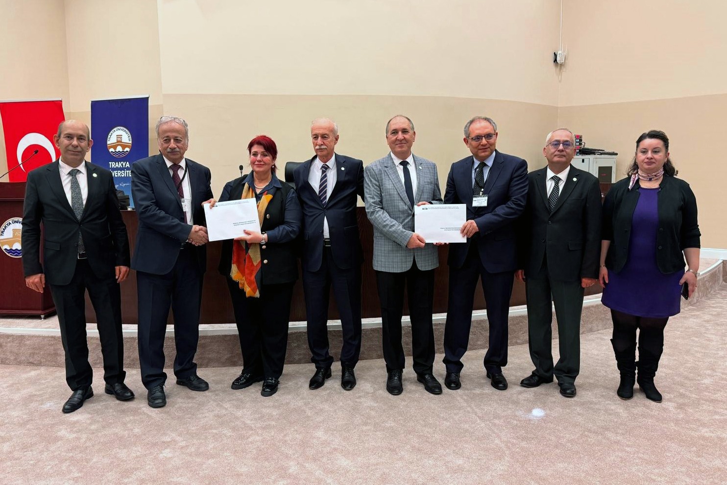 TRAKYA ÜNİVERSİTESİNDE AKREDİTASYON GURURU: FEN VE EDEBİYAT FAKÜLTESİ PROGRAMLARINA FEDEK GÜVENCESİ