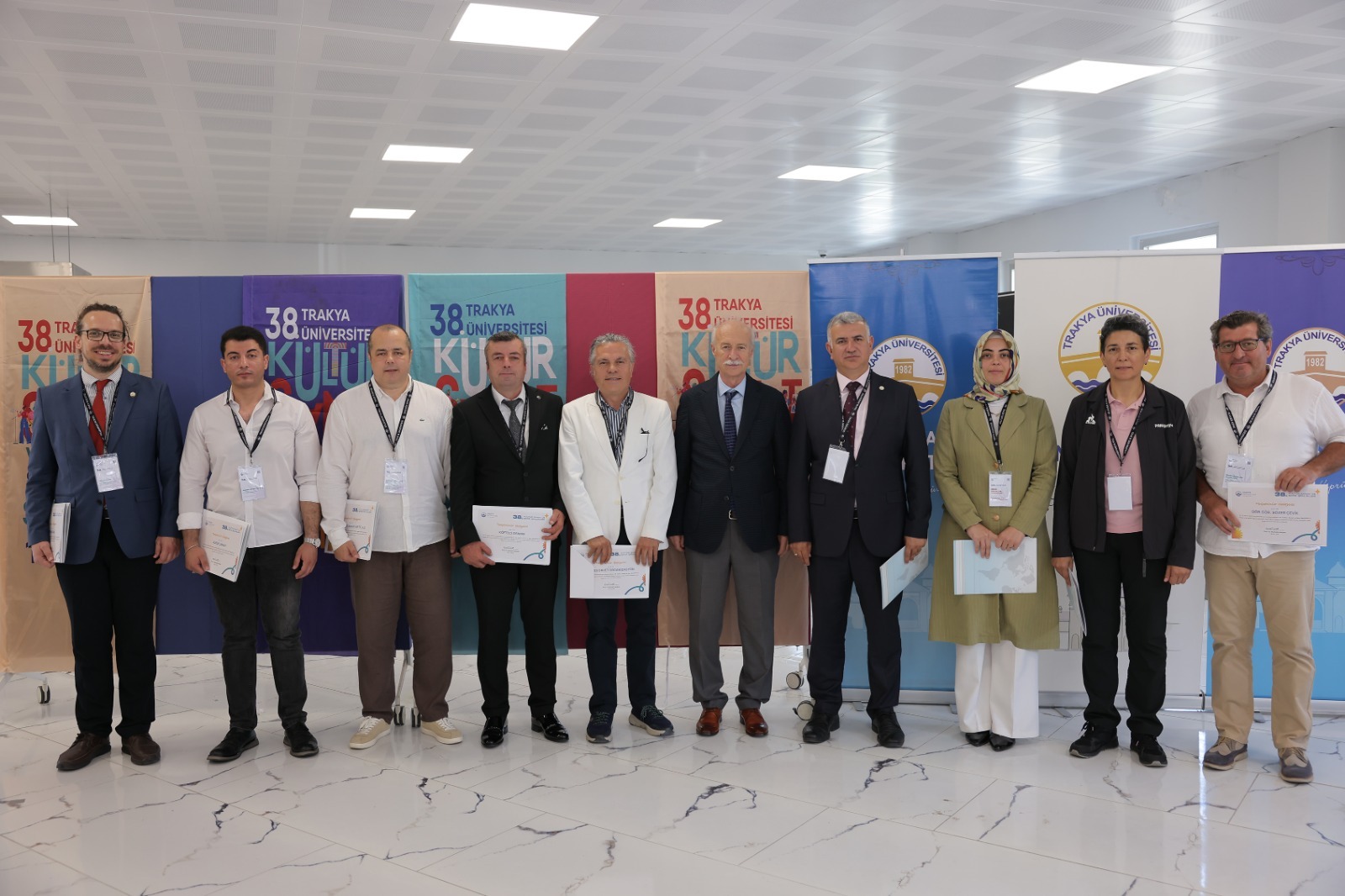 TRAKYA ÜNİVERSİTESİNDE 38. KÜLTÜR, SANAT VE SPOR ŞENLİKLERİNE KATKI SUNANLARA TEŞEKKÜR BELGESİ
