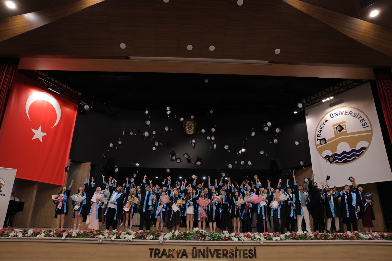 TRAKYA ÜNİVERSİTESİ HAVSA MESLEK YÜKSEKOKULU’NDA MEZUNİYET COŞKUSU