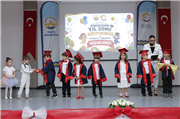 TRAKYA ÜNİVERSİTESİ ZEYNEP-MUSTAFA TAŞ UYGULAMA ANAOKULUNDA MEZUNİYET COŞKUSU