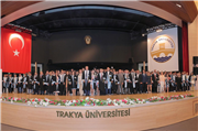 TRAKYA ÜNİVERSİTESİ MÜHENDİSLİK FAKÜLTESİNDE MEZUNİYET HEYECANI