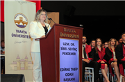 TRAKYA ÜNİVERSİTESİ TIP FAKÜLTESİNDE MEZUNİYET SEVİNCİ