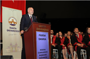TRAKYA ÜNİVERSİTESİ TIP FAKÜLTESİNDE MEZUNİYET SEVİNCİ