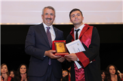 TRAKYA ÜNİVERSİTESİ TIP FAKÜLTESİNDE MEZUNİYET SEVİNCİ
