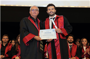 TRAKYA ÜNİVERSİTESİ TIP FAKÜLTESİNDE MEZUNİYET SEVİNCİ