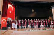 TRAKYA ÜNİVERSİTESİ TIP FAKÜLTESİNDE MEZUNİYET SEVİNCİ