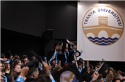 TRAKYA ÜNİVERSİTESİ KIRKPINAR SPOR BİLİMLERİ FAKÜLTESİNDE MEZUNİYET COŞKUSU