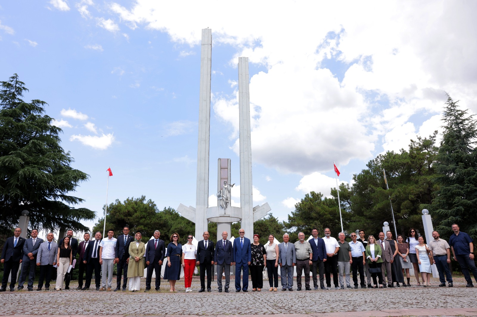 TRAKYA ÜNİVERSİTESİNDE "ZAFERİN SON CEPHESİ: LOZAN ANTLAŞMASI" KONFERANSI GERÇEKLEŞTİRİLDİ