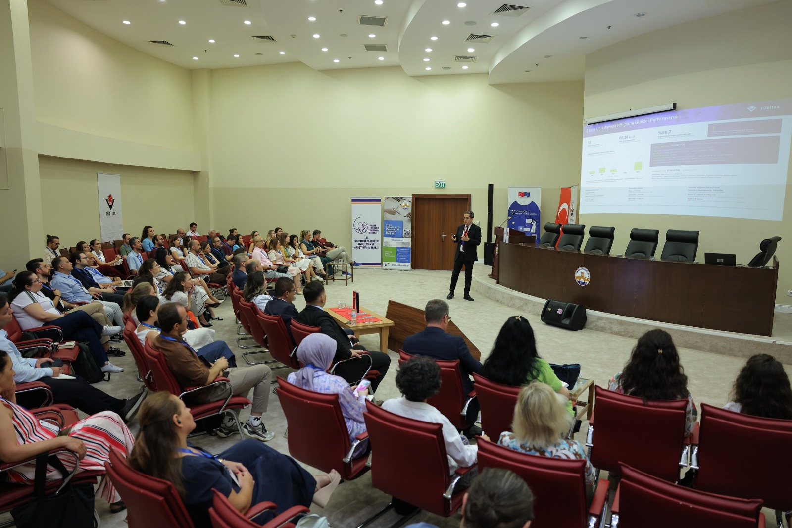 TRAKYA ÜNİVERSİTESİ EV SAHİPLİĞİNDE "EDİRNE UFUK AVRUPA ULUSAL BİLGİ GÜNÜ" PROGRAMI GERÇEKLEŞTİRİLDİ