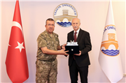 TÜMGENERAL YÜKSEL KOLCU’DAN REKTÖR HATİPLER’E VEDA ZİYARETİ