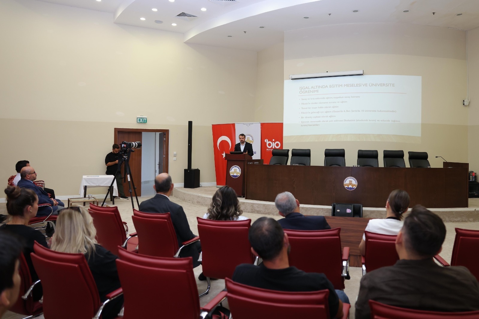 “GAZZE İÇİN BİLİM KAFE” ETKİNLİĞİNDE GAZZE’DE ÜNİVERSİTE ÖĞRENİMİ KONUŞULDU